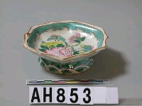 藏品(清晚期 粉彩花蝶盤)的圖片
